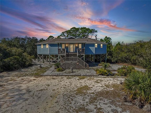 2nd image of 701 Cabana Beach Rd