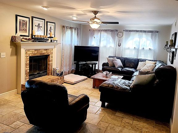 Den w/ Fireplace