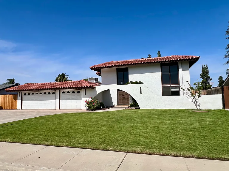 6508 Landfair Dr — Photo 2