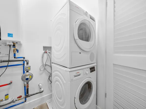 17 Avenue East image 47 of 65