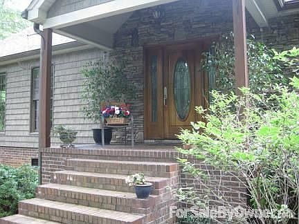 Quiet and Enjoyable : Peacefulness sitting on your front porch - not a neighbor in sight