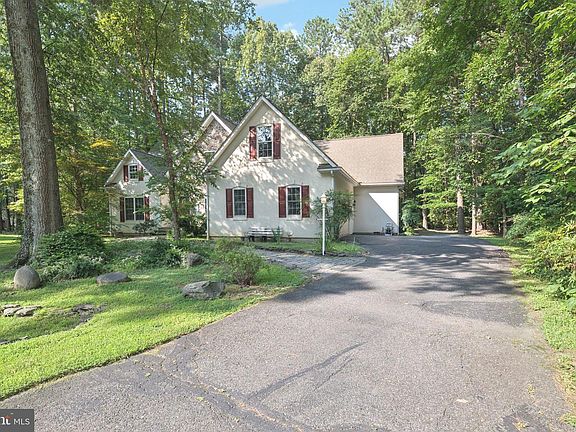 2nd image of 14715 Jennifer Ct