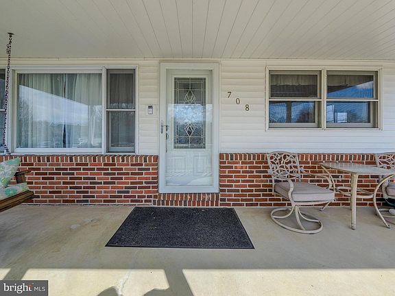 4th image of 708 James Cir