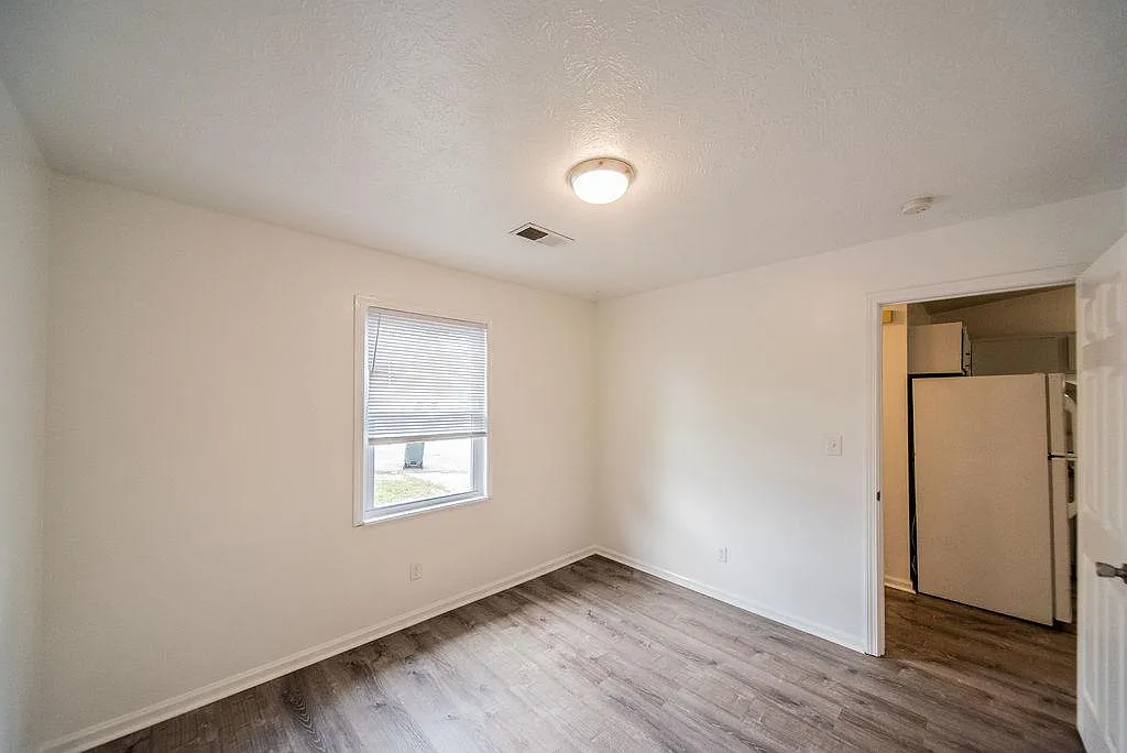127 Limerick Dr — Photo 4