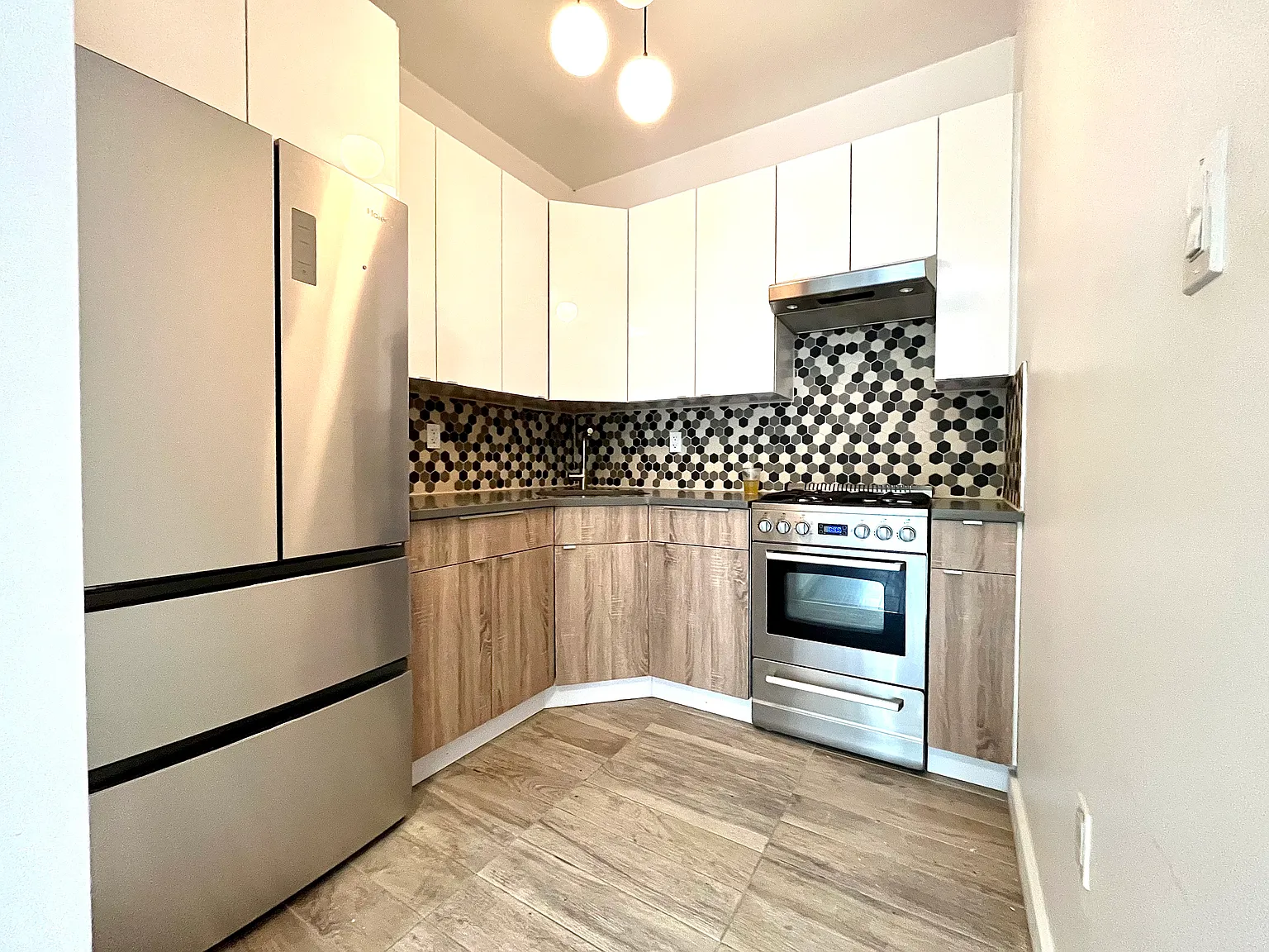 685 Saint Marks Ave #2L photo 1