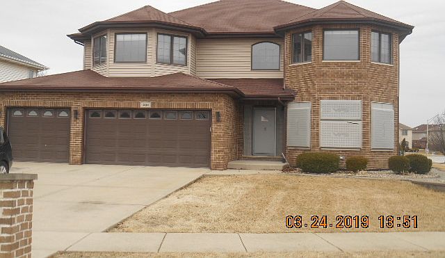 1st image of 900 Warwick Dr