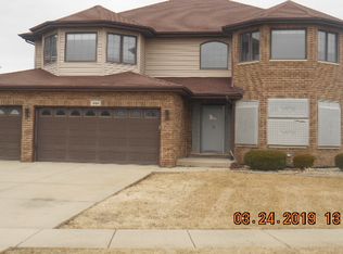 900 Warwick Dr, Matteson, IL 60443