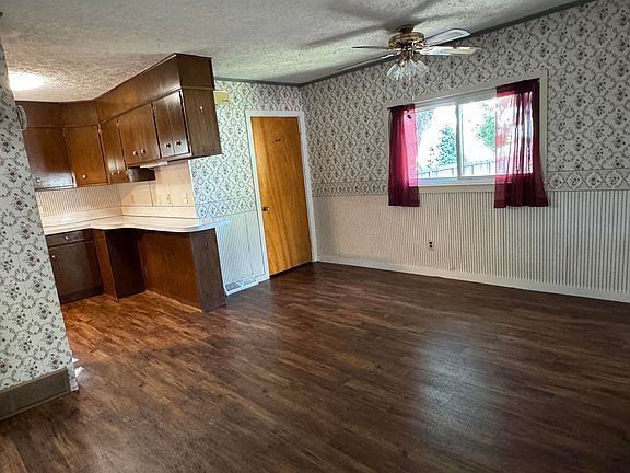 4th image of 812 Lincoln St
