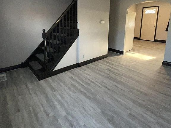 5th image of 419 Garden Ave