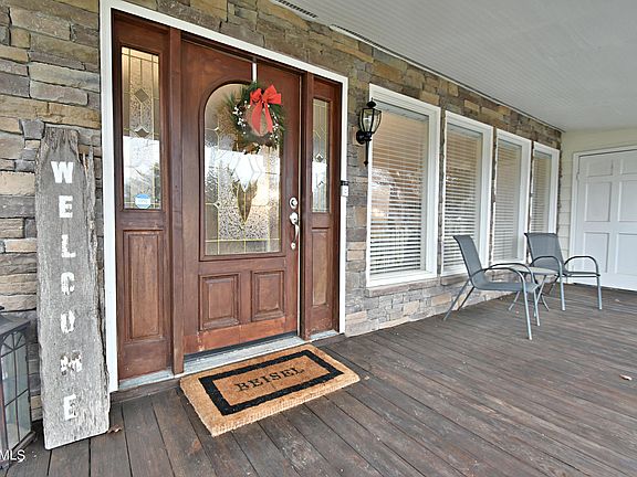 3rd image of 4005 Longwood Dr