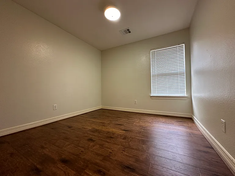 4717 Worchester Ln — Photo 10
