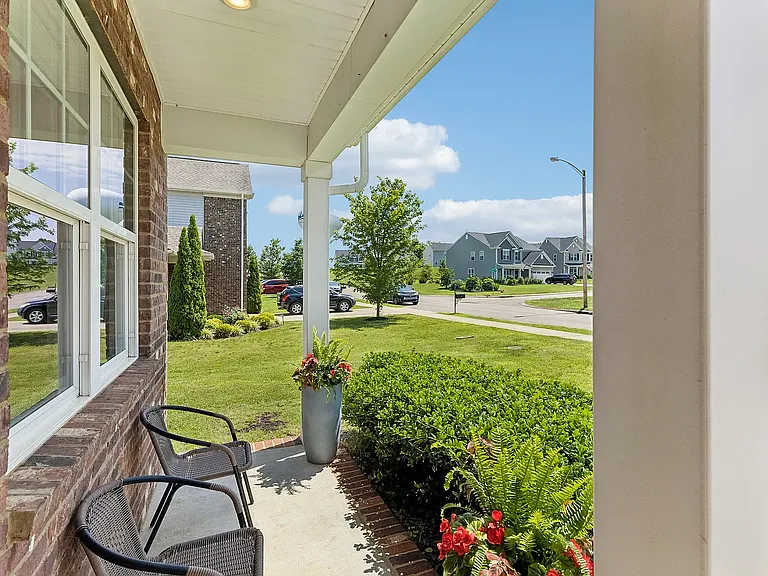 3041 Commonwealth Dr — Photo 3