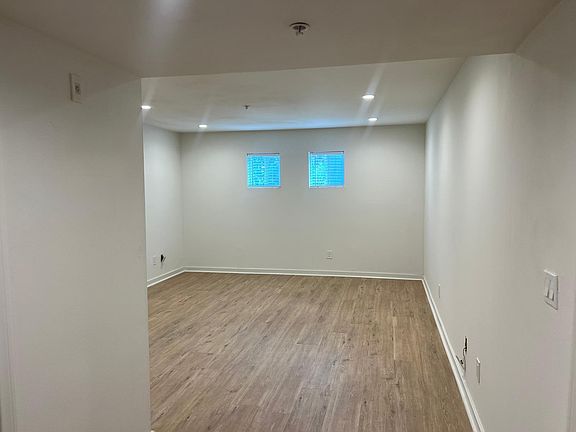 5th image of 1119 N Orange Dr #9