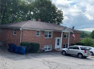 100 E Walnut St, Lowellville, OH 44436