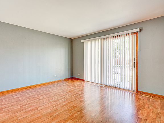 2nd image of 3305 Kenilworth Ave APT 1S
