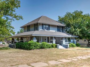 323 W 6th St, Stroud, OK 74079