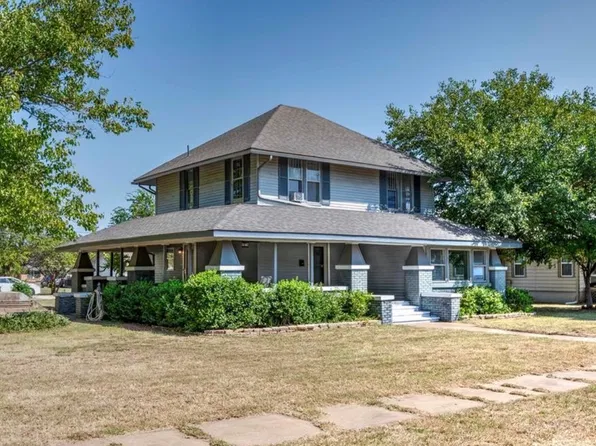 323 W 6th St, Stroud, OK 74079