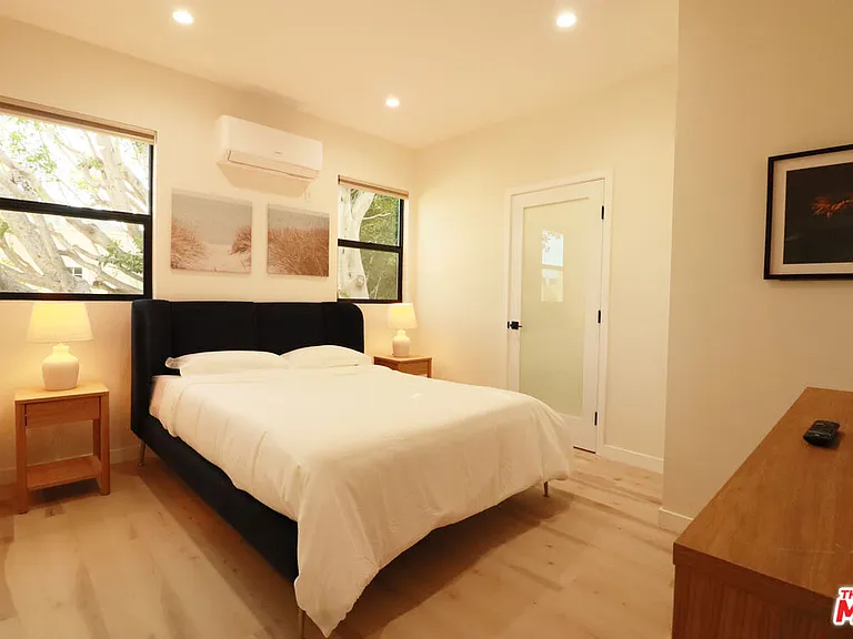 9040 Phyllis Ave #D — Photo 15