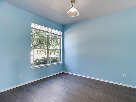 4th image of 1004 W South St