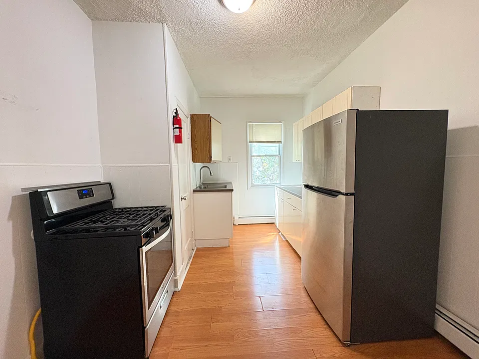 29 Clarke Ave #3