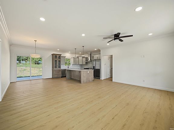 5th image of 3575 Sand Dr