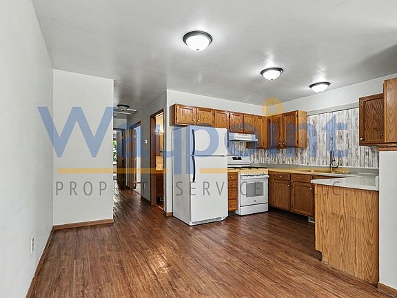 5th image of 632 E Washington St