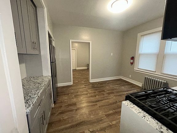 4th image of 100-102 Grand Ave #1L