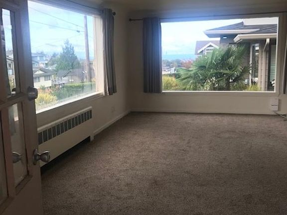 5th image of 755 Bell St APT 1