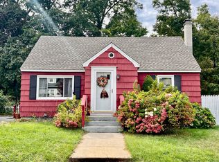 11 Woodland Dr, Windham, CT 06280