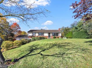 589 Center Dr, Chambersburg, PA 17202