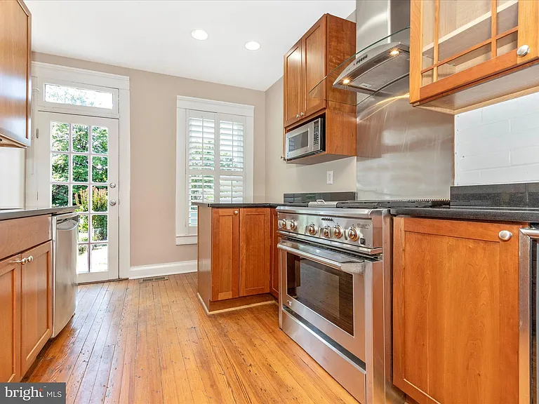 232 Dill Ave — Photo 17