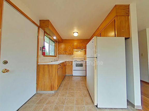 5th image of 702 NW 14th St