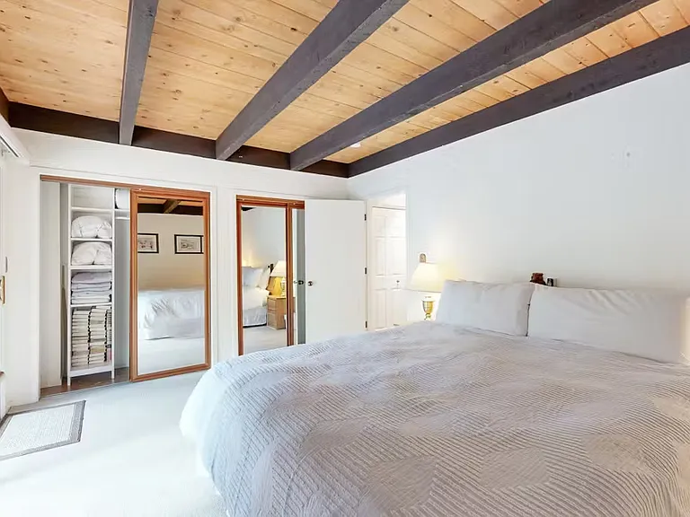 1001 Commonwealth Dr — Photo 13