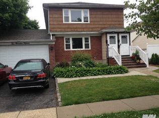 215 Jackson Ave, Mineola, NY 11501