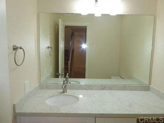 4705 Birchwood Cir — Photo 32