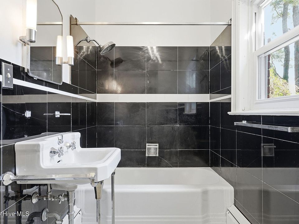 37th image of 1108 Summit Avenue
