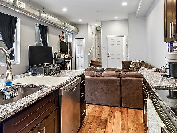 4th image of 413 Fairmount Ave #2