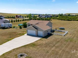 7112 Ashbury Cir, Bismarck, ND 58504