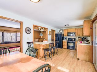 43 Cross St, Rockport, ME 04856