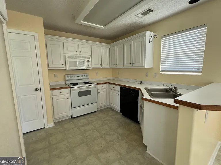 1229 Clearwater Dr — Photo 7