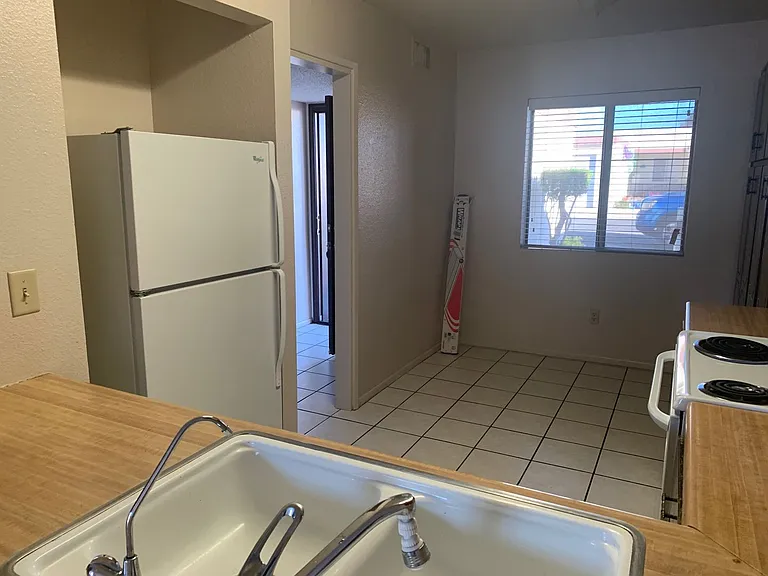953 W Cortez Ln — Photo 16