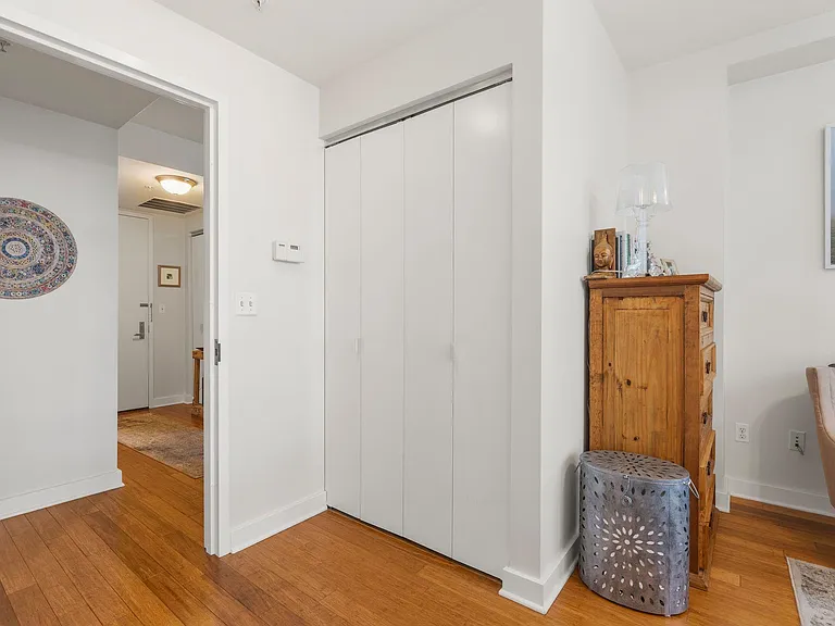 222 Montgomery St #3H — Photo 20