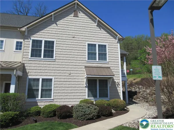 1134 Meadow Lark Way, Bethlehem, PA 18015