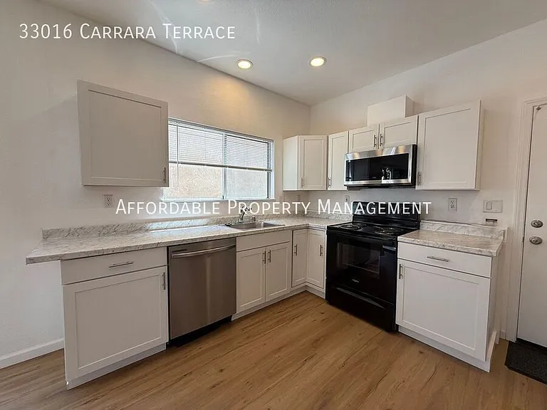 33016 Carrara Ter — Photo 8