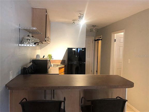 5th image of 320 Lakeview St APT 122