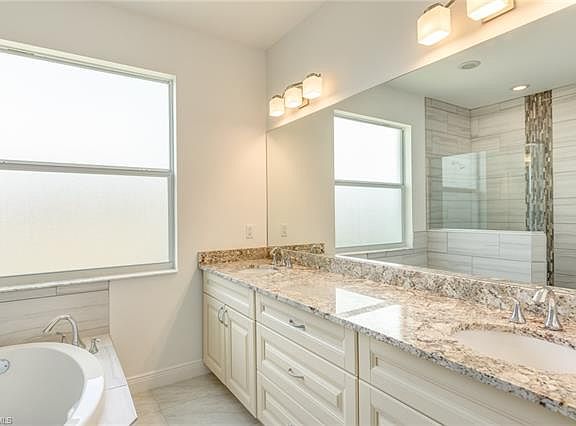 5th image of 4371 43rd Ave NE