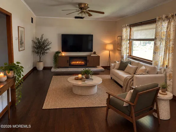 35 Wood Avenue, Middletown, NJ 07748