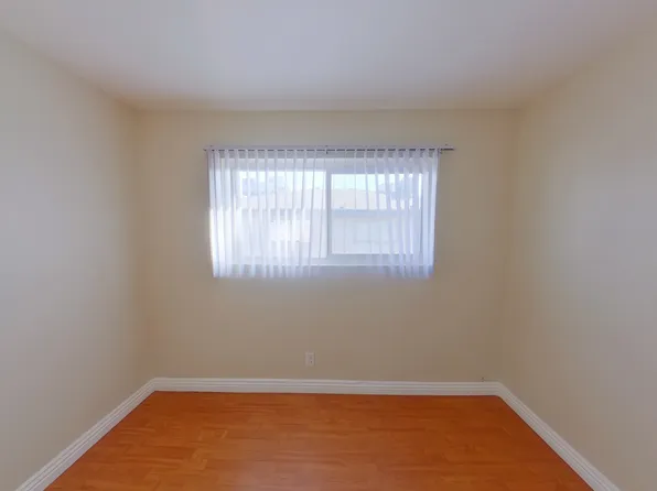 512 N Circle Dr #4, Las Vegas, NV 89101