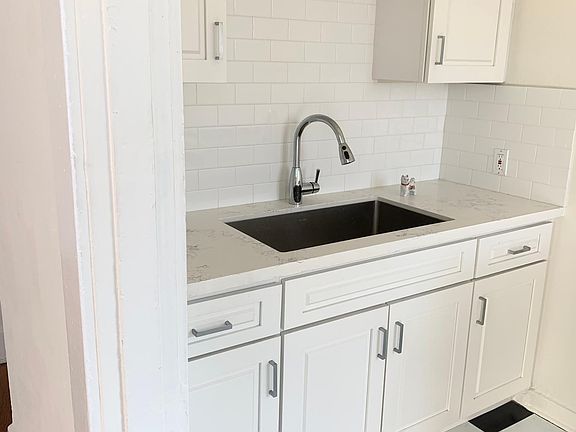2nd image of 1013 Mission Stsouth #2