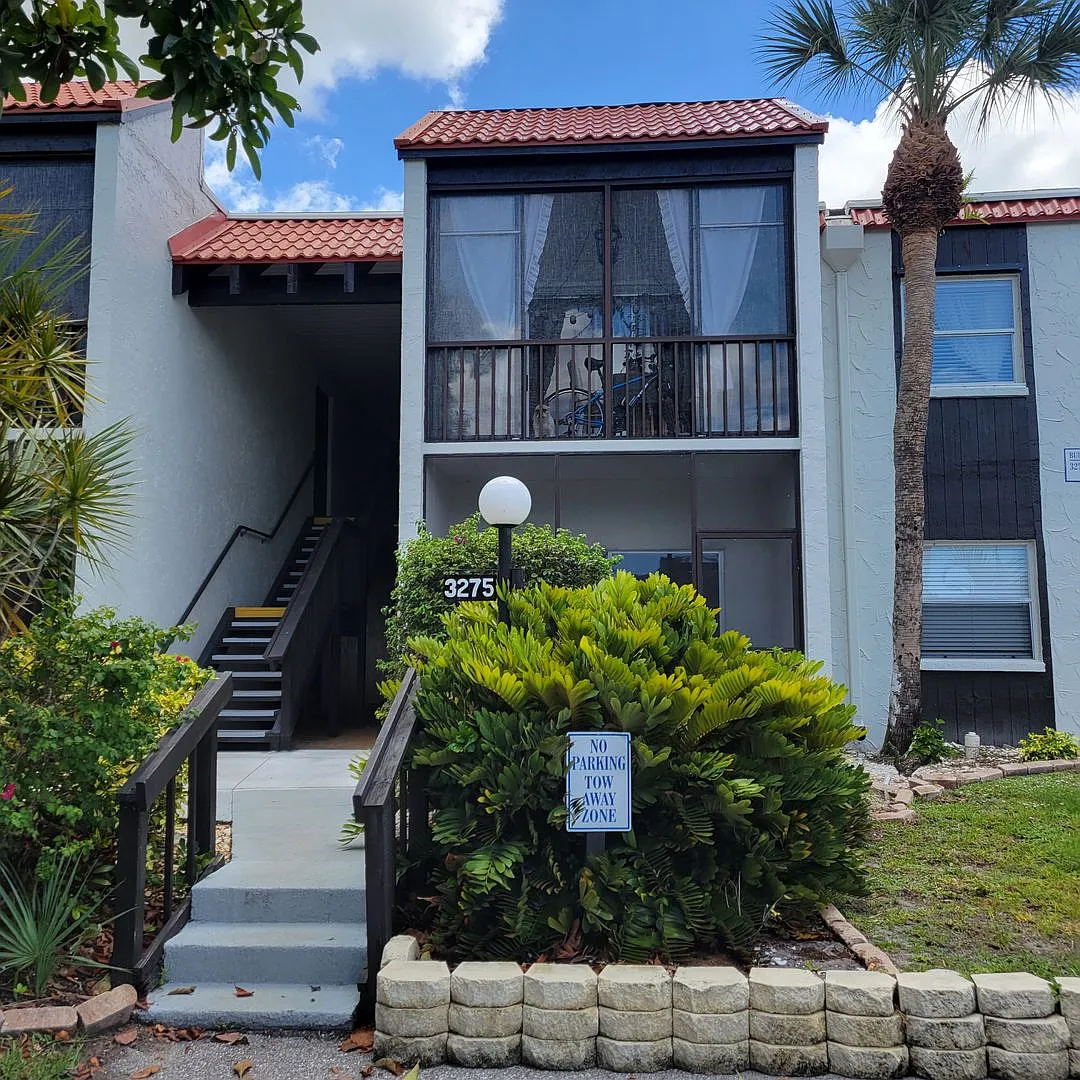 Seasonal/short term 2/2 ground floor condo downtown Sarasota. — Photo 1